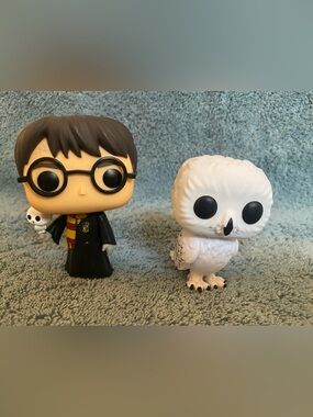 Funko Pop! Harry Potter #01 & Hedwig #76 Vinyl Figure Bundle Like New Out of Box